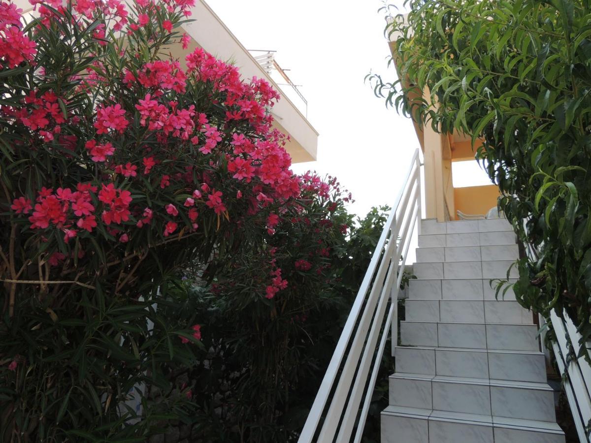 Apartman Husic Pag Town Exterior foto